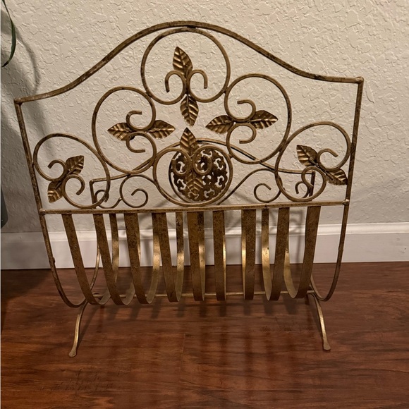 Hollywood Regency Antique Brass Gold Metal Magazine Rack Decorative Scrollwork - Picture 6 of 13